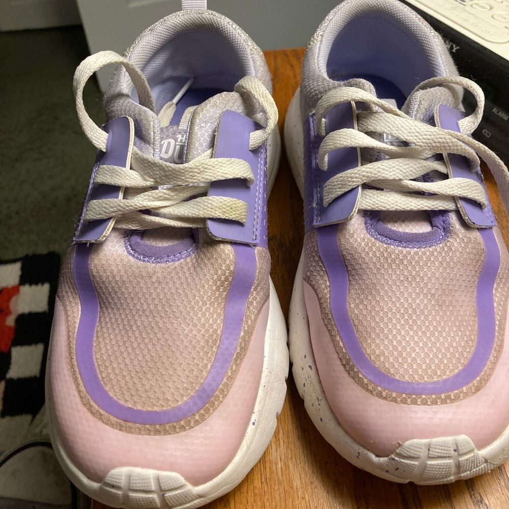 HEY DUDE Pink/Purple Sparkling Heel Girls Sz J4 Lace Up Shoes Lightweight